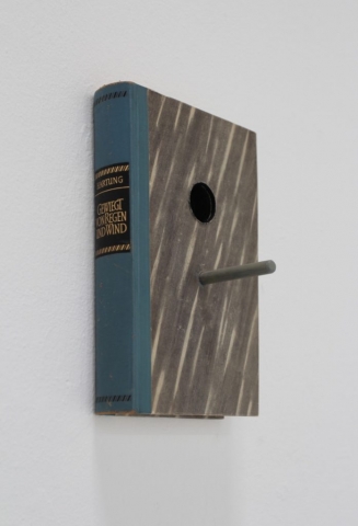gewiegt von Regen und Wind - 2016 - Objekt Serie - Buch, Holz, Gouache
